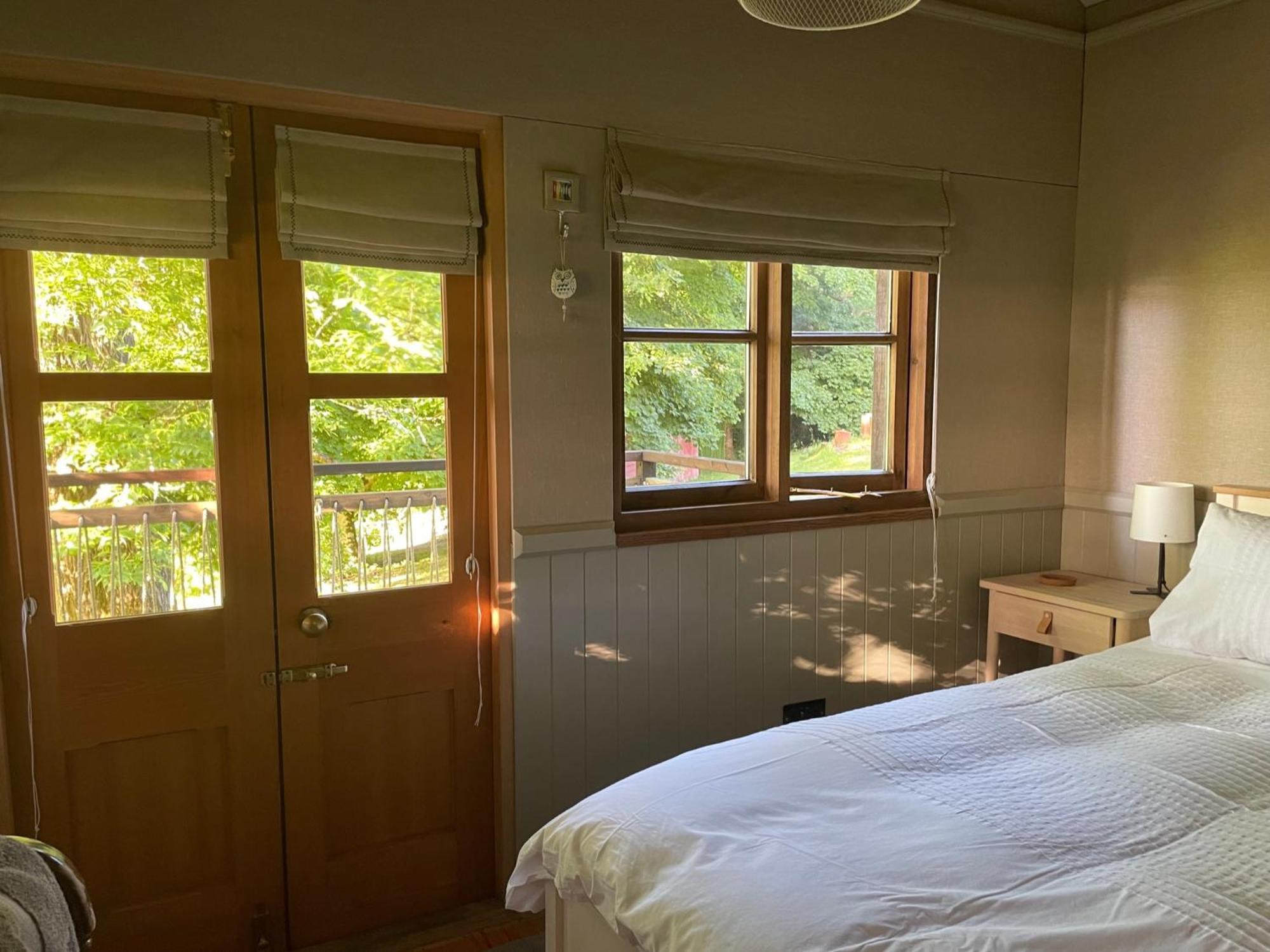 Faraway Follies Villa Llandegla Luaran gambar