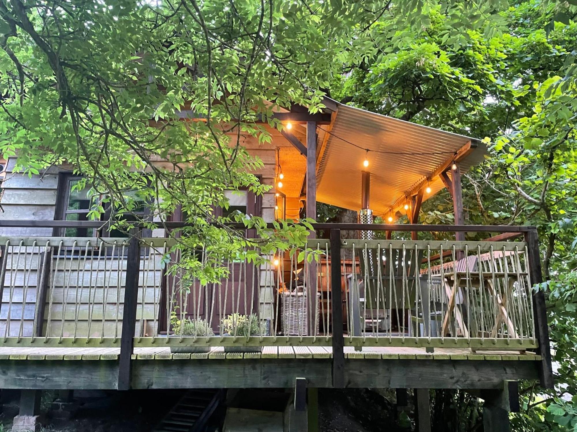 Faraway Follies Villa Llandegla Luaran gambar