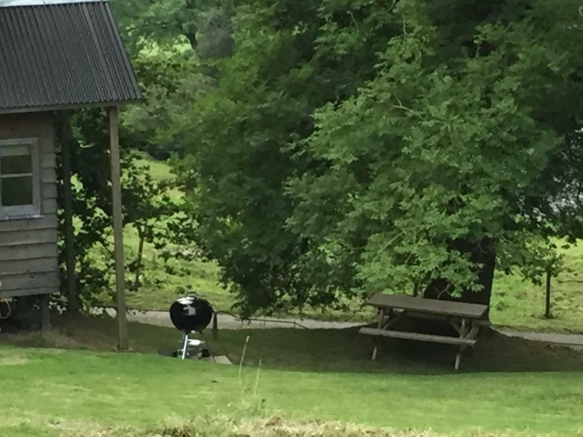 Faraway Follies Villa Llandegla Luaran gambar
