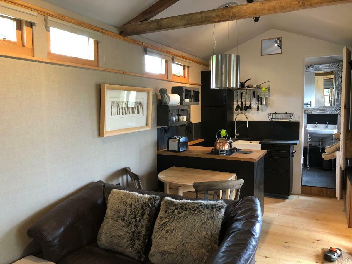Faraway Follies Villa Llandegla Luaran gambar